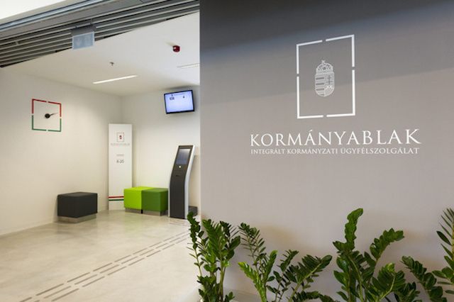 Rendkívüli nyitvatartás lesz a kormányablakokban